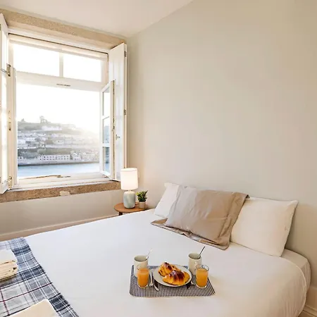 Apartment Gonzaga Flats - 1t W/view By Lovelystay Porto